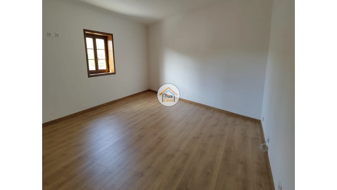 Moradia T3 para Venda em Negreiros e Chavão Foto 5