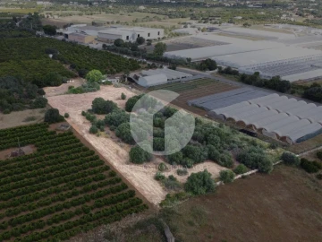 Moradia para Venda em Moncarapacho e Fuseta