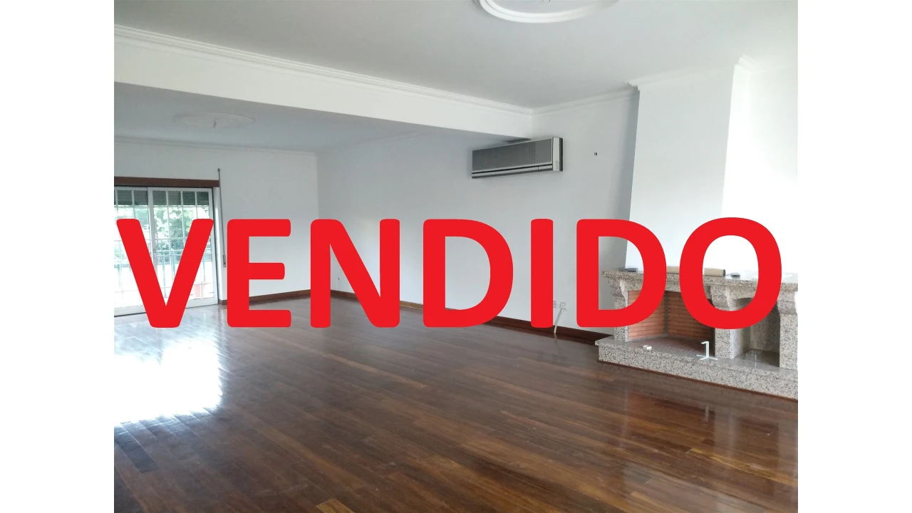 Moradia T0 para Venda em Fragosela Foto 1