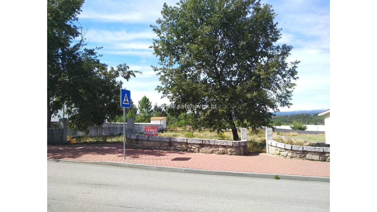 Terreno para Venda em Quintela de Azurara Foto 1