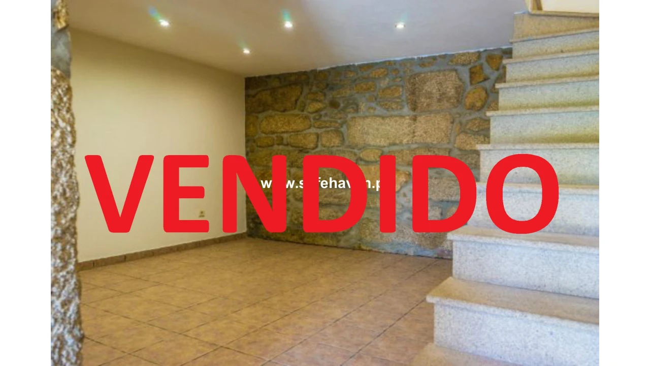 Moradia T1 para Venda em Canas de Senhorim Foto 1