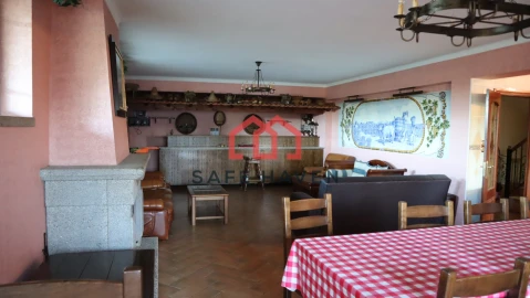 Quarto para Arrendamento em Fornos de Maceira Dão