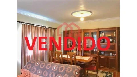 Moradia T0 para Venda em Santiago de Cassurrães e Póvoa de Cervães