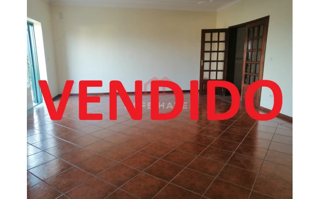 Moradia T3 para Venda em Santiago de Cassurrães e Póvoa de Cervães