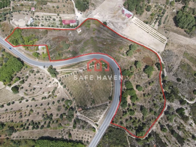 Quinta T0 para Venda em Santiago de Cassurrães e Póvoa de Cervães Foto 1