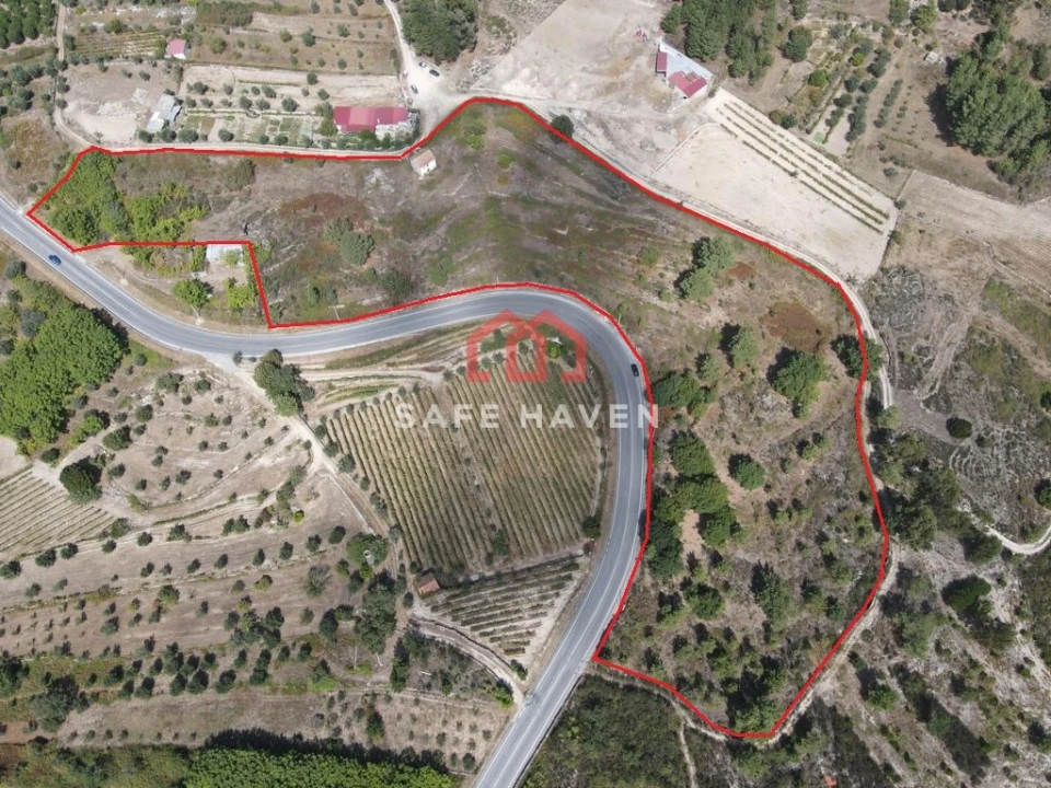 Quinta T0 para Venda em Santiago de Cassurrães e Póvoa de Cervães Foto 1