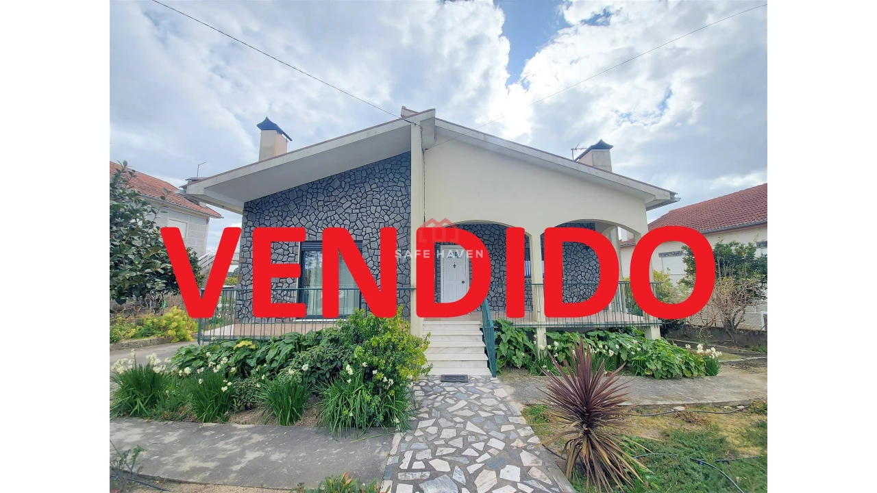 Moradia T3 para Venda em Sezures Foto 1