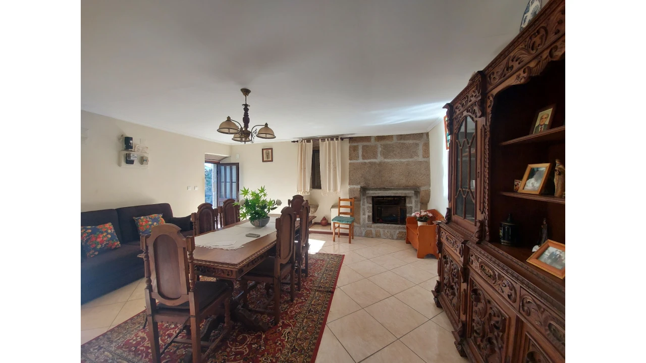 Moradia T3 para Venda em Rio de Moinhos Foto 4