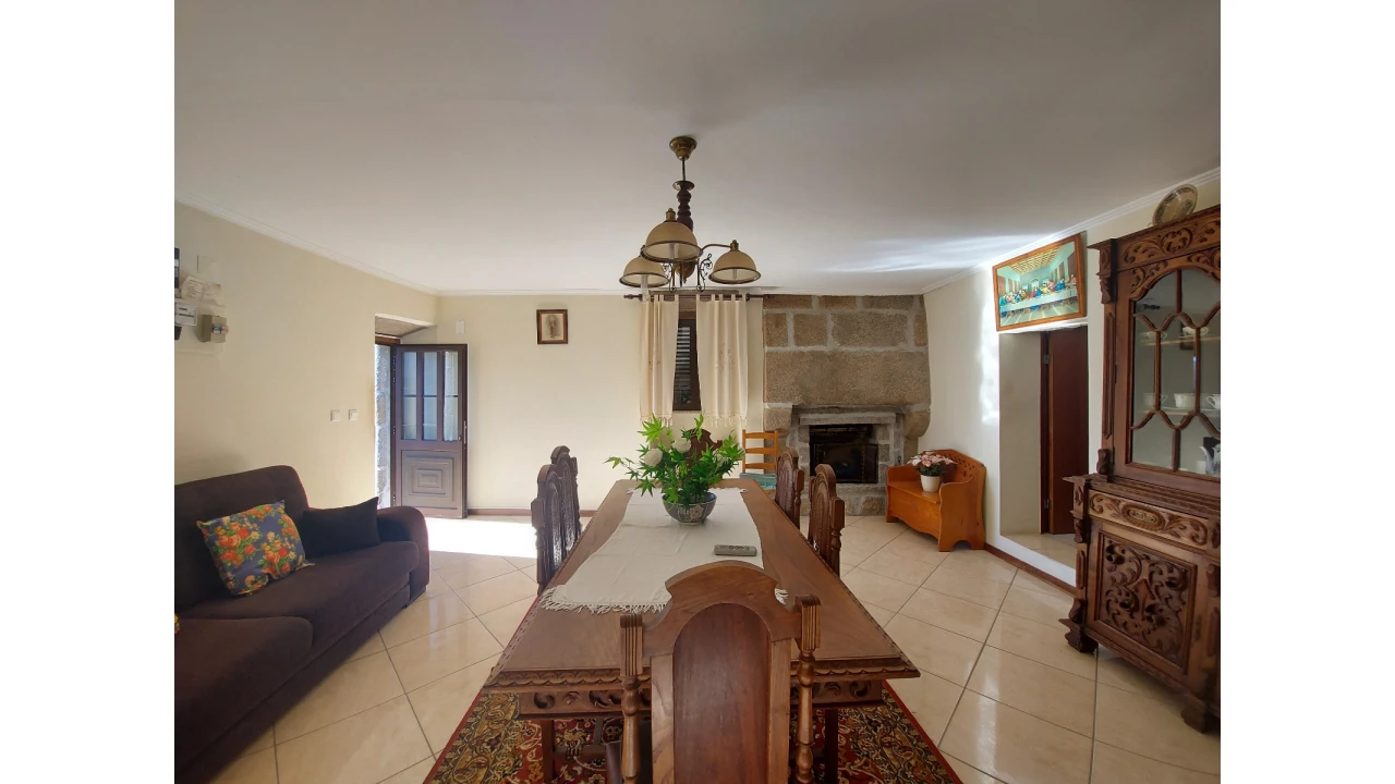 Moradia T3 para Venda em Rio de Moinhos Foto 5