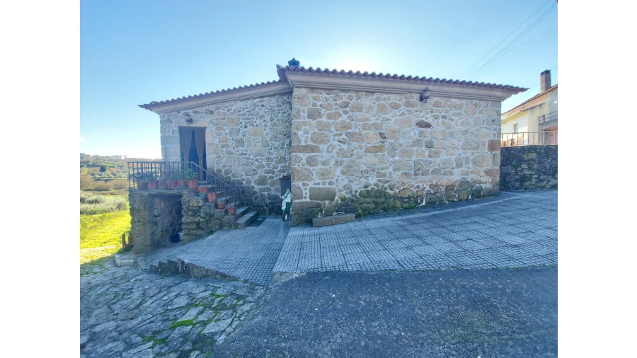 Moradia T3 para Venda em Rio de Moinhos Foto 3