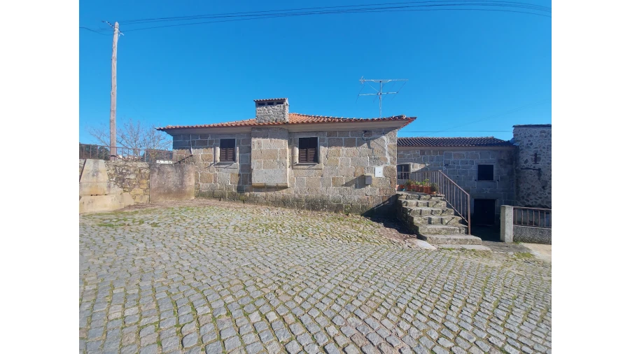 Moradia T3 para Venda em Rio de Moinhos Foto 1