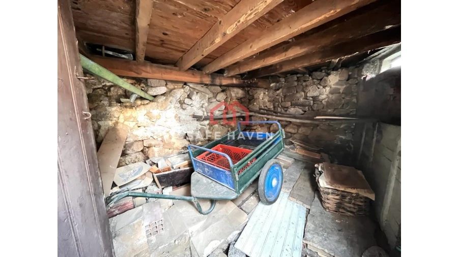 Moradia T1 para Venda em Abrunhosa-A-Velha Foto 3