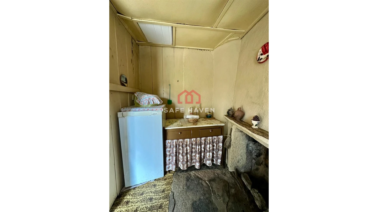 Moradia T1 para Venda em Abrunhosa-A-Velha Foto 8