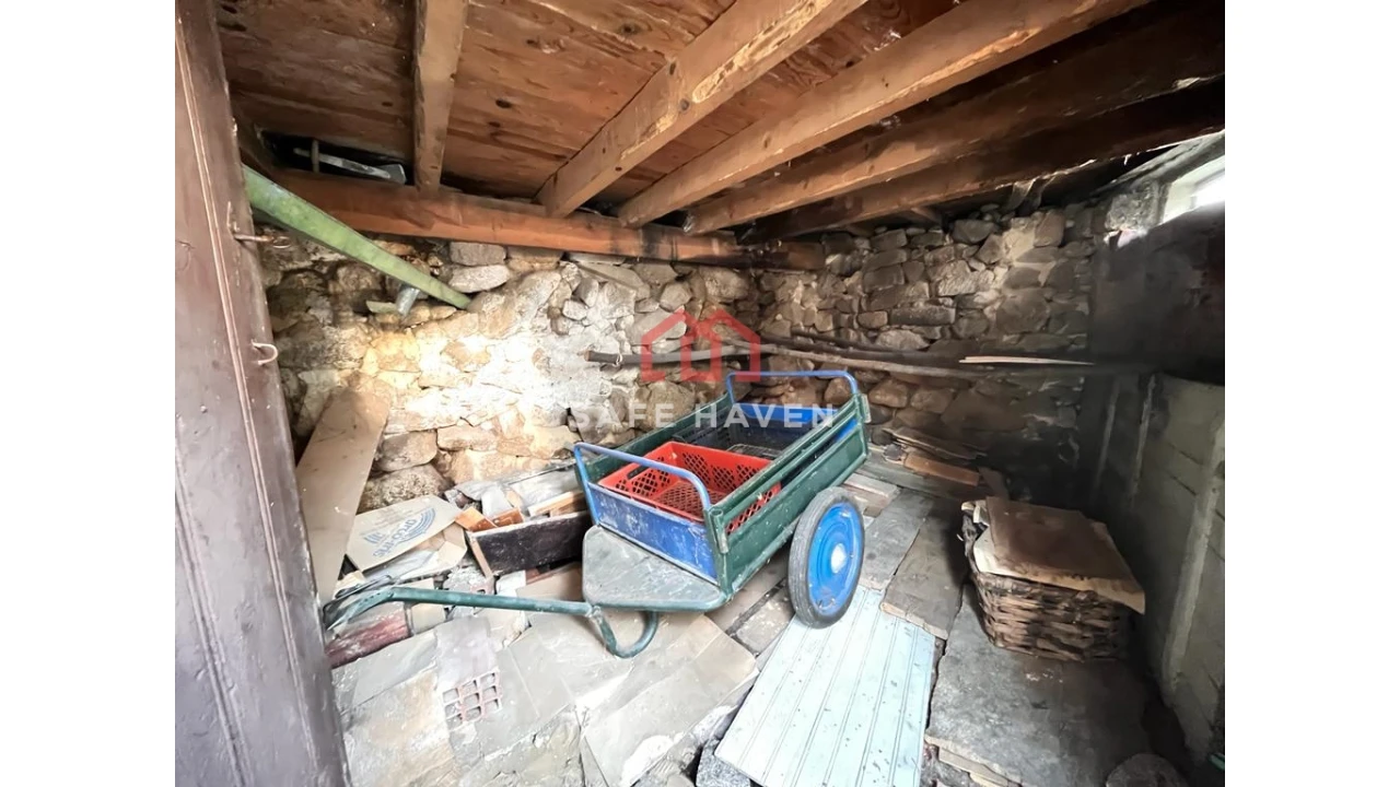 Moradia T1 para Venda em Abrunhosa-A-Velha Foto 3