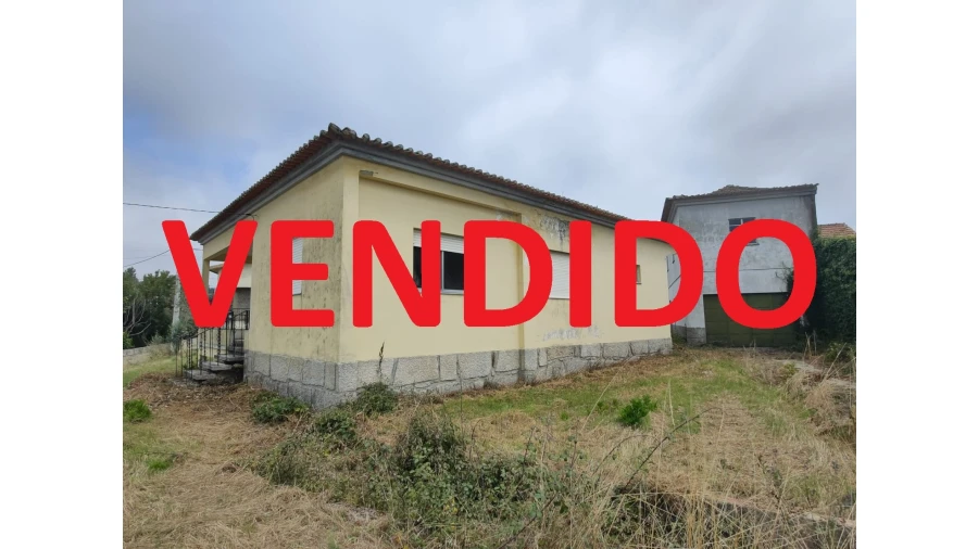 Moradia T3 para Venda em Cunha Baixa