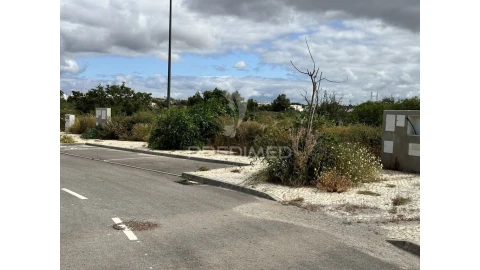 Terreno para Venda em Albufeira e Olhos de Água