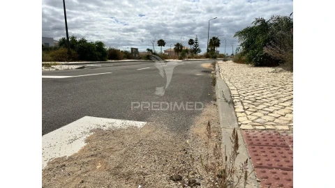 Terreno para Venda em Albufeira e Olhos de Água