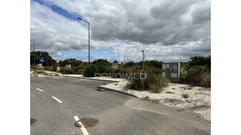 Terreno para Venda em Albufeira e Olhos de Água