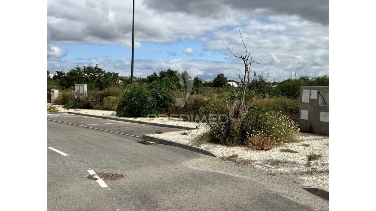 Terreno para Venda em Albufeira e Olhos de Água Foto 1