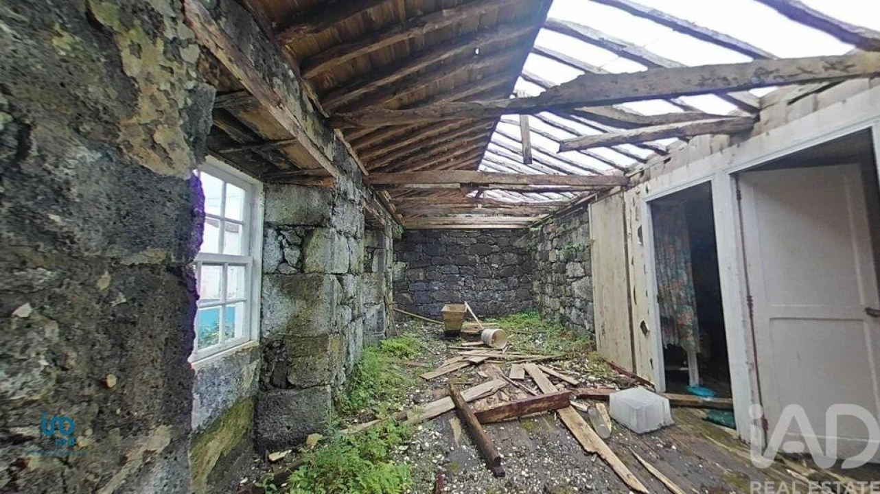 Moradia T3 para Venda em Ribeirinha Foto 25