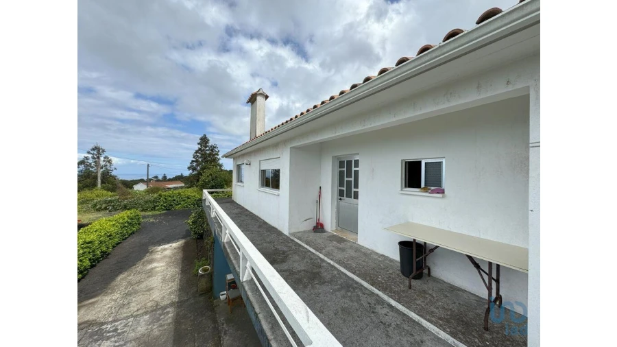 Moradia T3 para Venda em Ribeirinha Foto 9