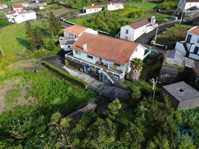 Moradia T3 para Venda em Ribeirinha Foto 4