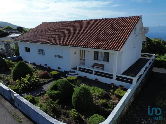 Moradia T3 para Venda em Ribeirinha Foto 3