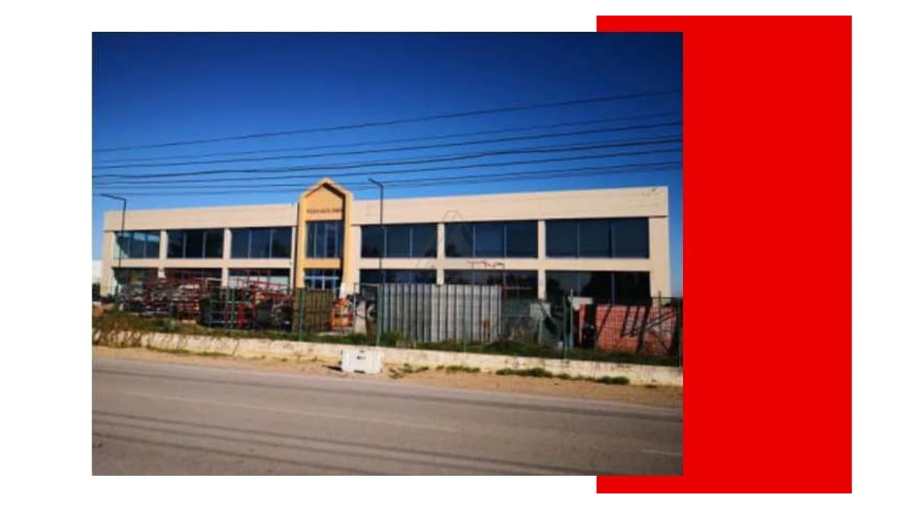 Armazém para Venda em Quinta do Anjo Foto 1