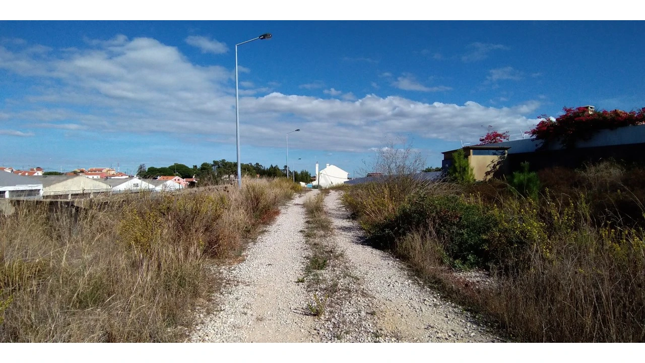 Terreno para Venda em Charneca de Caparica e Sobreda Foto 3
