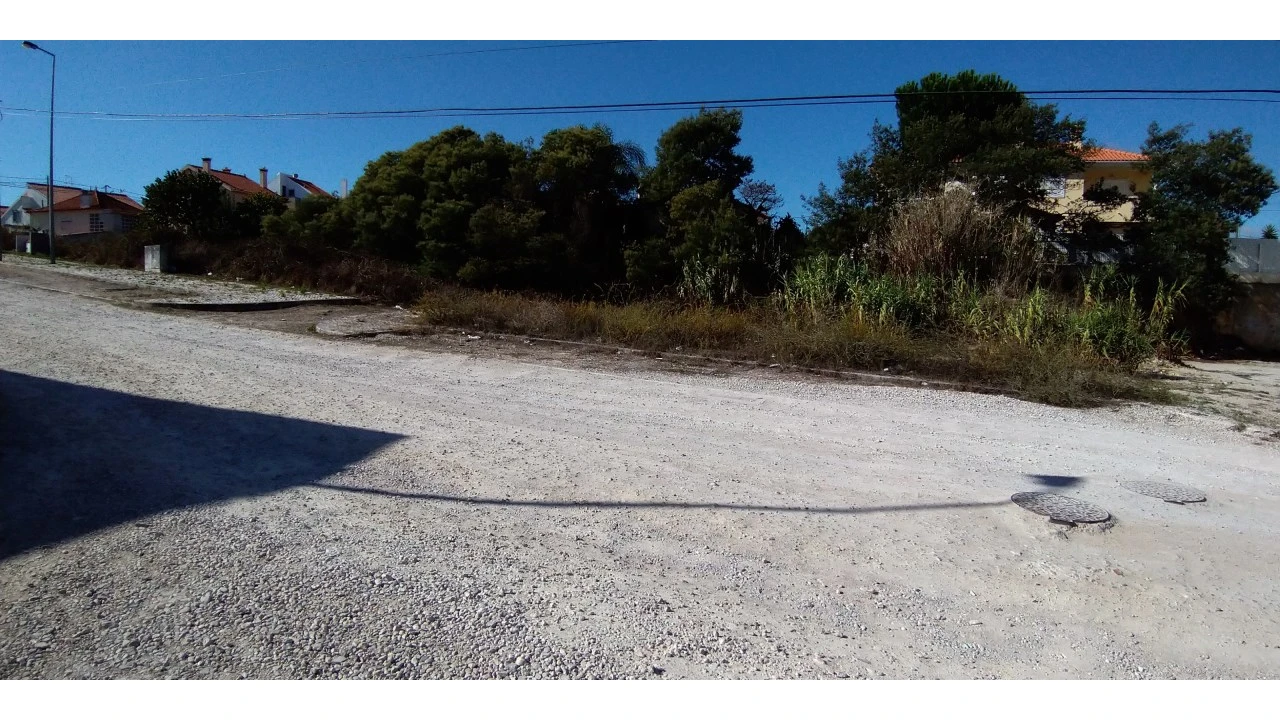 Terreno para Venda em Charneca de Caparica e Sobreda Foto 5