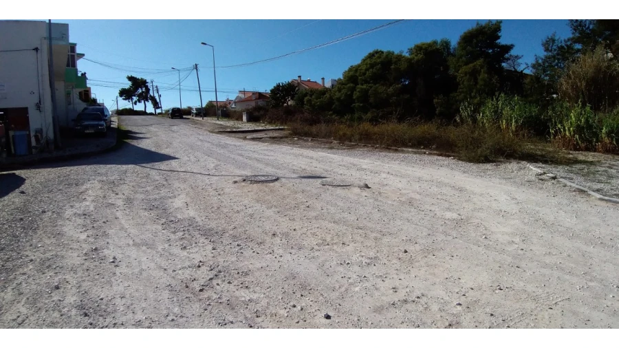 Terreno para Venda em Charneca de Caparica e Sobreda Foto 6