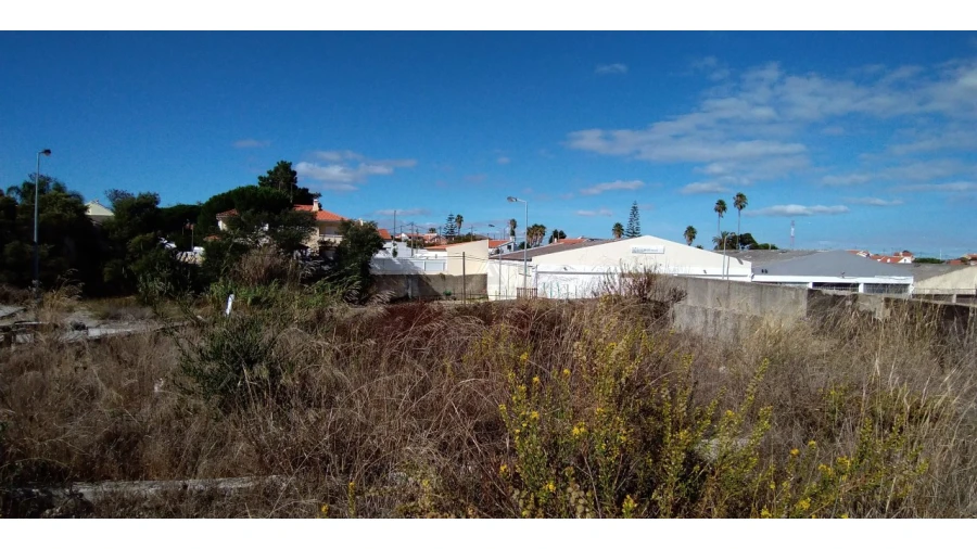 Terreno para Venda em Charneca de Caparica e Sobreda Foto 9