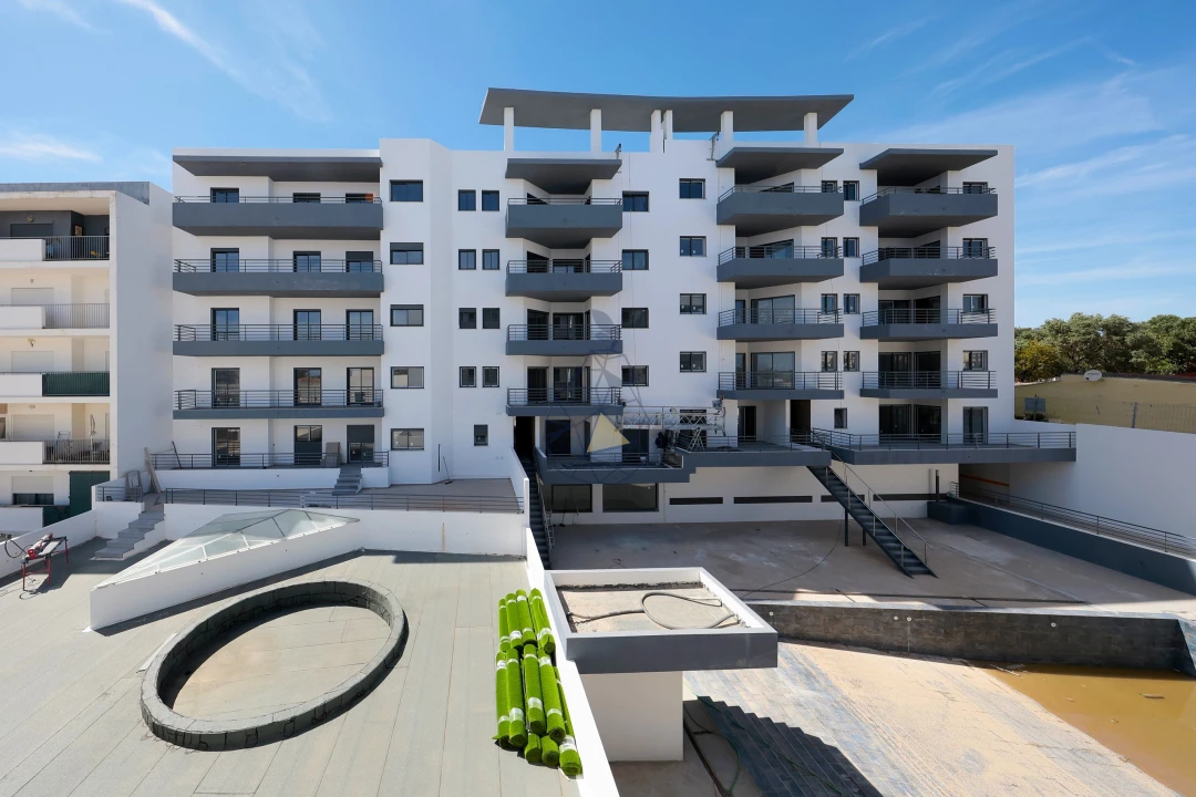 Apartamento T4 para Venda em Quelfes Foto 21