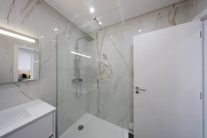 Apartamento T4 para Venda em Quelfes