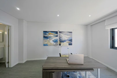 Apartamento T4 para Venda em Quelfes