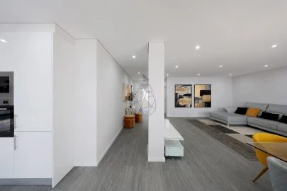 Apartamento T4 para Venda em Quelfes