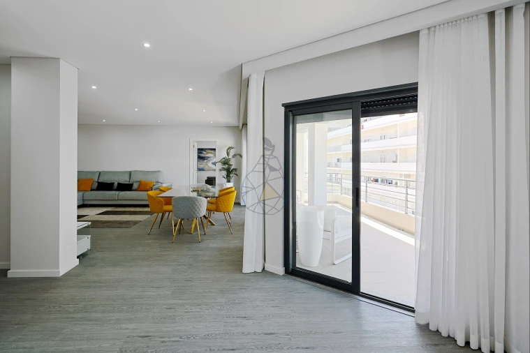 Apartamento T4 para Venda em Quelfes Foto 26
