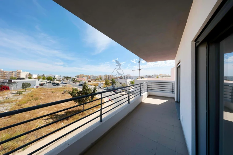 Apartamento T4 para Venda em Quelfes Foto 35