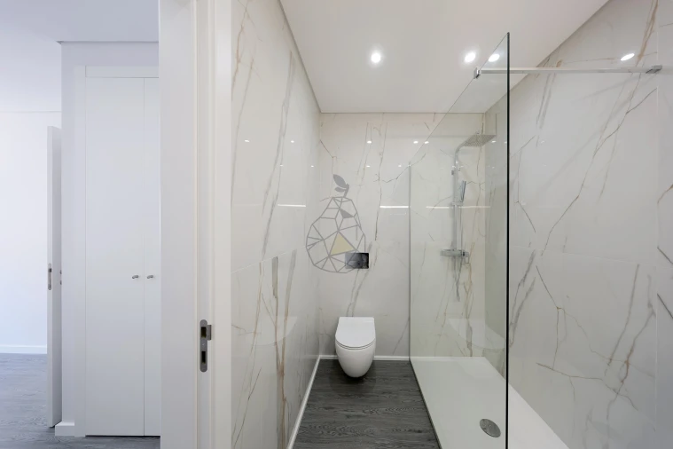 Apartamento T4 para Venda em Quelfes Foto 13