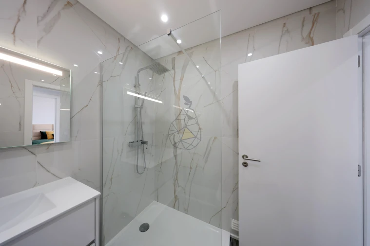 Apartamento T4 para Venda em Quelfes Foto 40