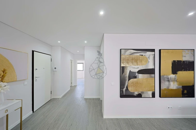Apartamento T4 para Venda em Quelfes Foto 30