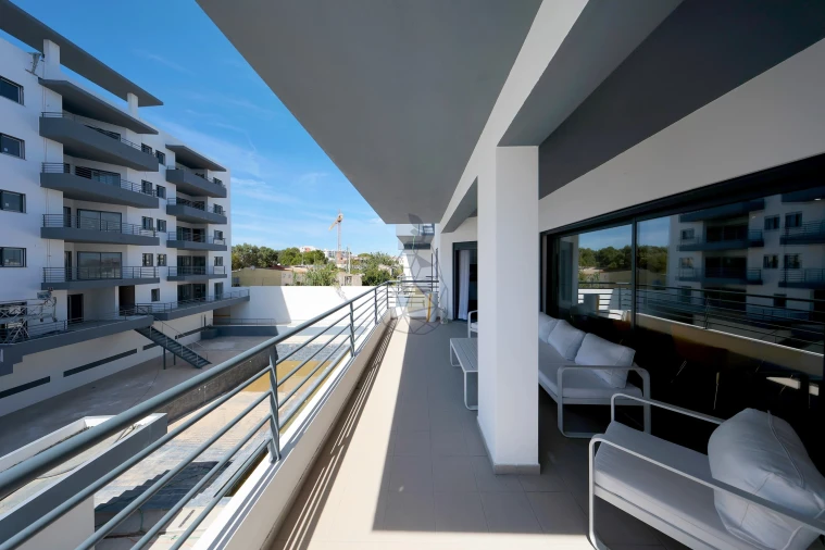 Apartamento T4 para Venda em Quelfes Foto 24