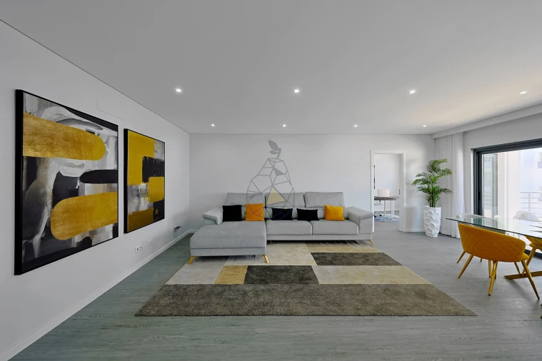 Apartamento T4 para Venda em Quelfes Foto 7