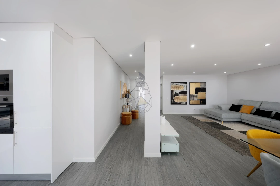 Apartamento T4 para Venda em Quelfes Foto 27