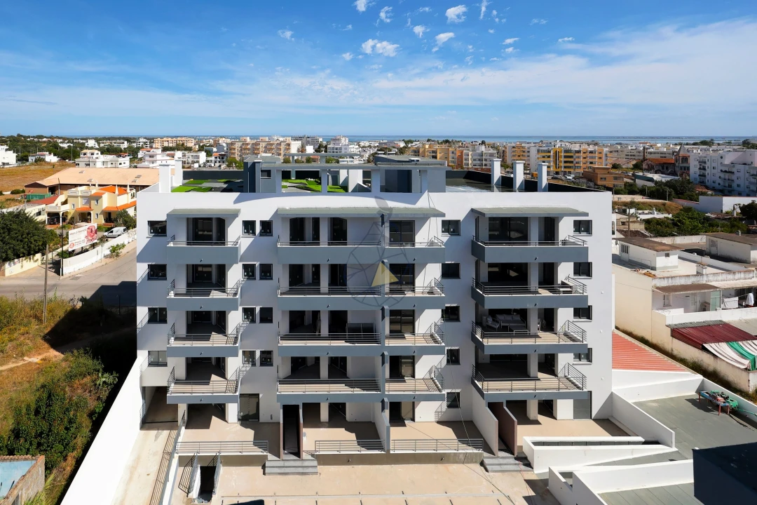 Apartamento T3 para Venda em Quelfes Foto 7