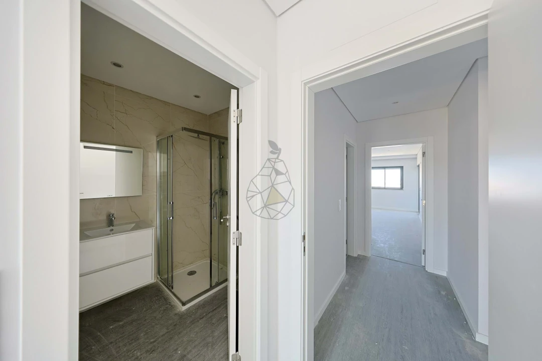 Apartamento T3 para Venda em Quelfes Foto 22