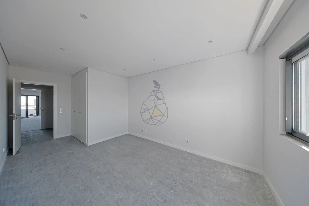 Apartamento T3 para Venda em Quelfes Foto 16