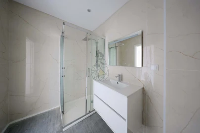 Apartamento T3 para Venda em Quelfes