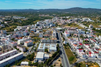 Apartamento T3 para Venda em Quelfes