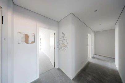 Apartamento T3 para Venda em Quelfes
